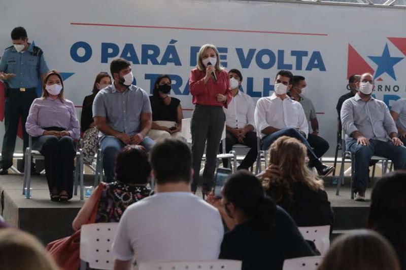 Belém 11 de janeiro de 2021, Governo entrega Escola dom Pedro ll. <div class='credito_fotos'>Foto: Alex Ribeiro / Ag. Pará | <a href='/midias/2021/originais/7170_6001958d-74ba-d067-e8f9-9979d9d5cd77.jpg' download><i class='fa-solid fa-download'></i> Download</a></div>