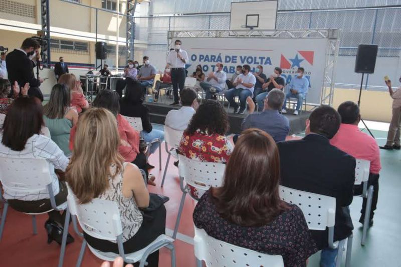 Belém 11 de janeiro de 2021, Governo entrega Escola dom Pedro ll. <div class='credito_fotos'>Foto: Alex Ribeiro / Ag. Pará | <a href='/midias/2021/originais/7170_6de47c81-95e1-8bd0-b244-13d4a869b074.jpg' download><i class='fa-solid fa-download'></i> Download</a></div>