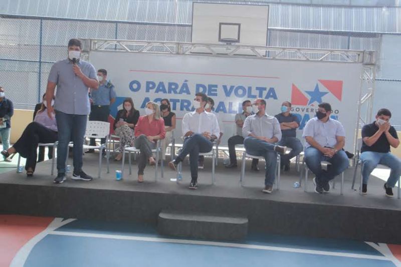 Belém 11 de janeiro de 2021, Governo entrega Escola dom Pedro ll. <div class='credito_fotos'>Foto: Alex Ribeiro / Ag. Pará | <a href='/midias/2021/originais/7170_74ce99e2-fee7-81ef-8b7e-d002c97a3ee6.jpg' download><i class='fa-solid fa-download'></i> Download</a></div>