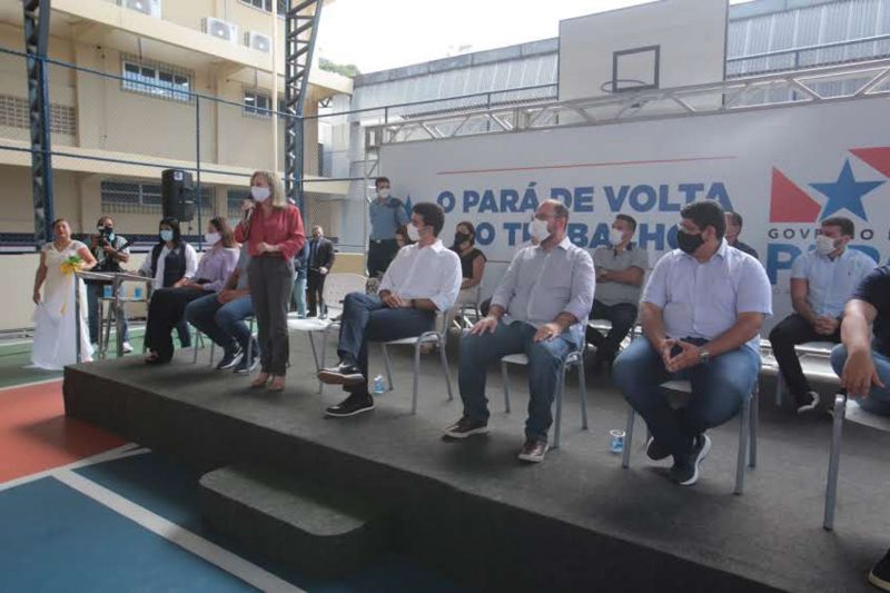 Belém 11 de janeiro de 2021, Governo entrega Escola dom Pedro ll. <div class='credito_fotos'>Foto: Alex Ribeiro / Ag. Pará | <a href='/midias/2021/originais/7170_78fa8306-2951-fb99-b140-214813bb2d7a.jpg' download><i class='fa-solid fa-download'></i> Download</a></div>