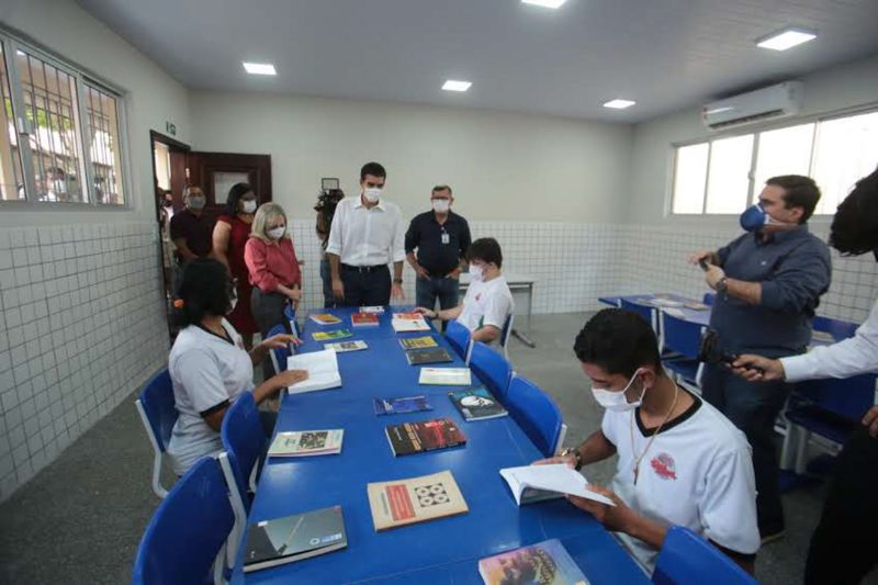 Belém 11 de janeiro de 2021, Governo entrega Escola dom Pedro ll. <div class='credito_fotos'>Foto: Alex Ribeiro / Ag. Pará | <a href='/midias/2021/originais/7170_b792af5f-ca73-d960-1c9b-82fb515cd5fd.jpg' download><i class='fa-solid fa-download'></i> Download</a></div>