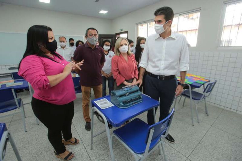 Belém 11 de janeiro de 2021, Governo entrega Escola dom Pedro ll. <div class='credito_fotos'>Foto: Alex Ribeiro / Ag. Pará | <a href='/midias/2021/originais/7170_c90ba5af-facf-f184-04cd-66a7743634f9.jpg' download><i class='fa-solid fa-download'></i> Download</a></div>