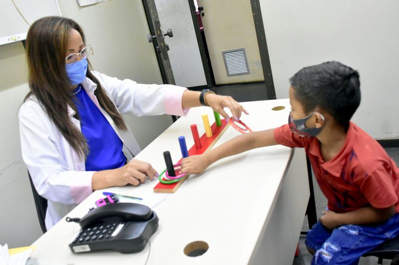 Belém, Pará, Brasil. HOSPITAL DAS CLINICAS GASPAR VIANA - TERAPIAS JANEIRO BRANCO - RICARDO AMANAJÃS - AG PARà - 14.01.2021 <div class='credito_fotos'>Foto: Ricardo Amanajás / Ag. Pará | <a href='/midias/2021/originais/7186_0f9a555d-ed0f-ae43-32c6-8f356d5453b3.jpg' download><i class='fa-solid fa-download'></i> Download</a></div>