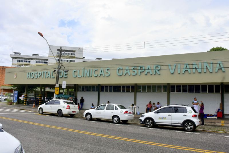 Belém, Pará, Brasil. HOSPITAL DAS CLINICAS GASPAR VIANA - TERAPIAS JANEIRO BRANCO - RICARDO AMANAJÃS - AG PARà - 14.01.2021 <div class='credito_fotos'>Foto: Ricardo Amanajás / Ag. Pará | <a href='/midias/2021/originais/7186_54794d3d-dc22-5c8c-6cf0-a3a388e66bfe.jpg' download><i class='fa-solid fa-download'></i> Download</a></div>