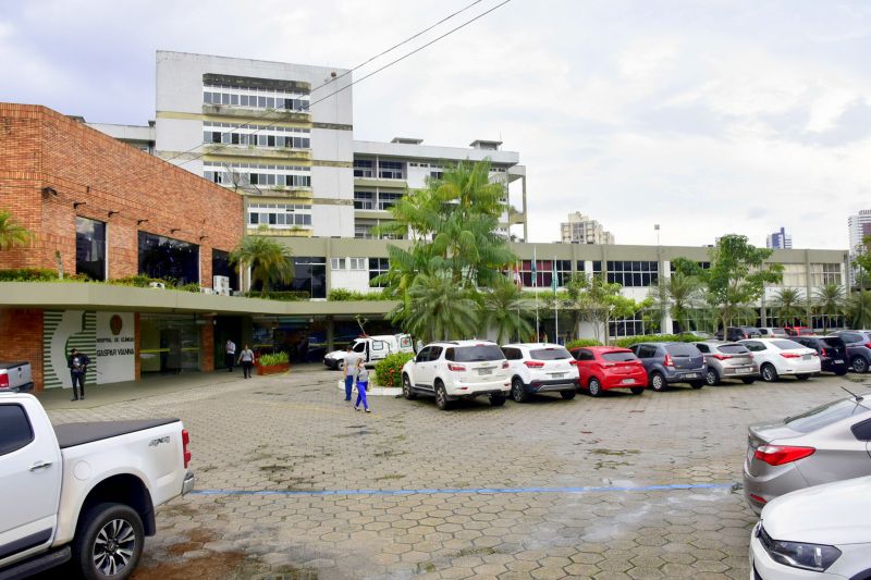 Belém, Pará, Brasil. HOSPITAL DAS CLINICAS GASPAR VIANA - TERAPIAS JANEIRO BRANCO - RICARDO AMANAJÃS - AG PARà - 14.01.2021 <div class='credito_fotos'>Foto: Ricardo Amanajás / Ag. Pará | <a href='/midias/2021/originais/7186_8f62d4bf-9011-b43e-d5ae-3daa92253c51.jpg' download><i class='fa-solid fa-download'></i> Download</a></div>