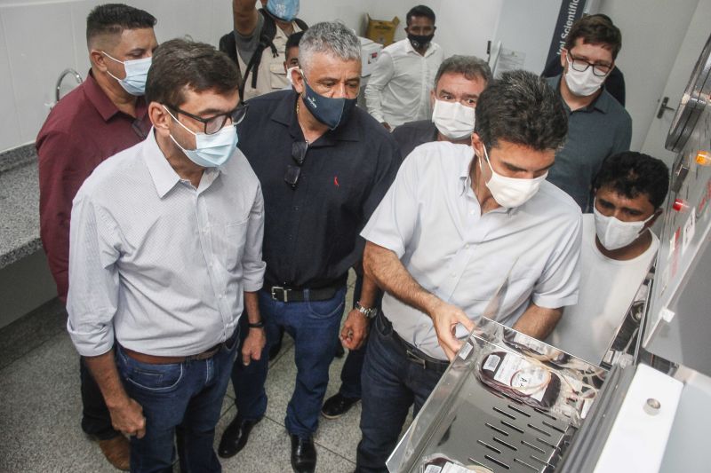 GOVERNO INAUGURA ALA TRANSFUSIONAL DO HEMOPA EM JACAREACANGA <div class='credito_fotos'>Foto: Marcelo Seabra / Ag. Pará | <a href='/midias/2021/originais/7188_15c7f330-8b4a-26e7-9105-078779949da2.jpg' download><i class='fa-solid fa-download'></i> Download</a></div>