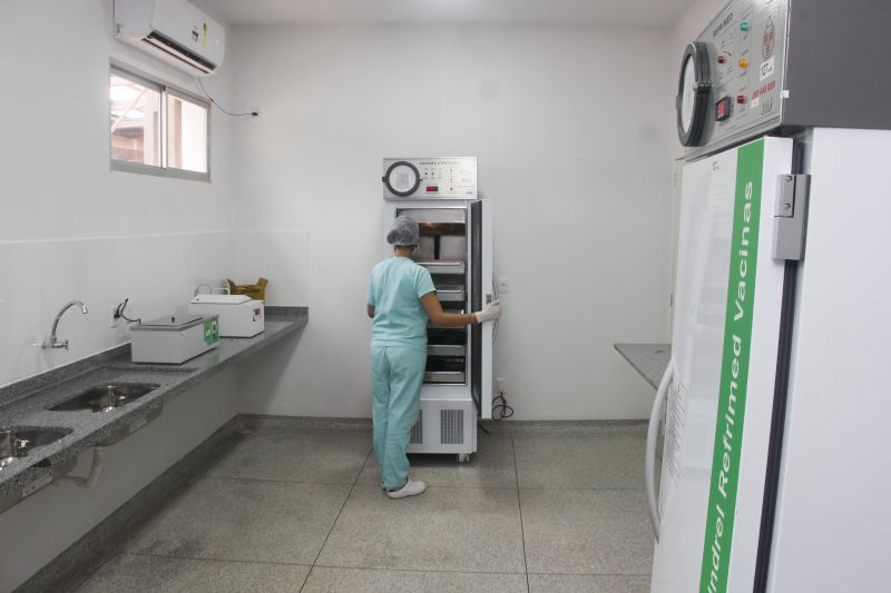 GOVERNO INAUGURA ALA TRANSFUSIONAL DO HEMOPA EM JACAREACANGA <div class='credito_fotos'>Foto: Marcelo Seabra / Ag. Pará | <a href='/midias/2021/originais/7188_3935500a-0e8c-fccf-0dea-82128a00d8d0.jpg' download><i class='fa-solid fa-download'></i> Download</a></div>
