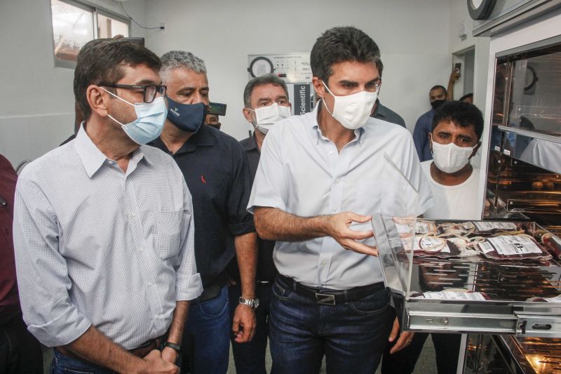 GOVERNO INAUGURA ALA TRANSFUSIONAL DO HEMOPA EM JACAREACANGA <div class='credito_fotos'>Foto: Marcelo Seabra / Ag. Pará | <a href='/midias/2021/originais/7188_89b76aae-c145-fae5-4fe2-80563f1b76ca.jpg' download><i class='fa-solid fa-download'></i> Download</a></div>