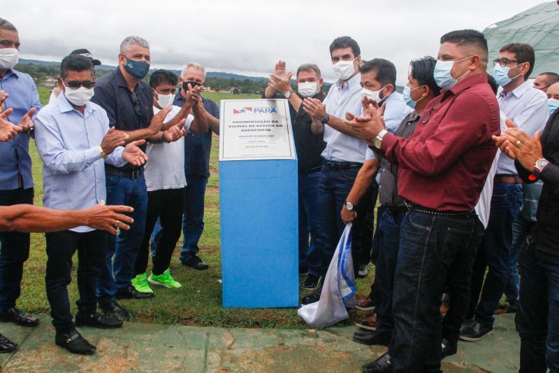 Inauguração Vicinal que liga a cidade de Jacareacanga ao Aeroporto <div class='credito_fotos'>Foto: Marcelo Seabra / Ag. Pará   |   <a href='/midias/2021/originais/7189_cf625b43-196e-2b6f-2d80-3974b3fc42a7.jpg' download><i class='fa-solid fa-download'></i> Download</a></div>