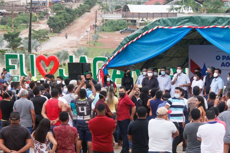 Inauguração Vicinal que liga a cidade de Jacareacanga ao Aeroporto <div class='credito_fotos'>Foto: Marcelo Seabra / Ag. Pará   |   <a href='/midias/2021/originais/7189_d7a97f7a-41e2-5db4-01db-418d44c90adf.jpg' download><i class='fa-solid fa-download'></i> Download</a></div>