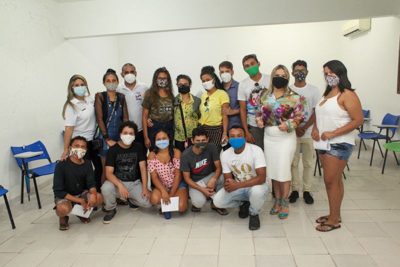 Sejudh finaliza ação para a juventude alusiva ao Janeiro Branco em Breves, no Marajó
<div class='credito_fotos'>Foto: Wagner Almeida/ Ascom Sejudh | <a href='/midias/2021/originais/7194_00d9f64b-3cb3-7f09-6f36-1d7e5d16e883.jpg' download><i class='fa-solid fa-download'></i> Download</a></div>