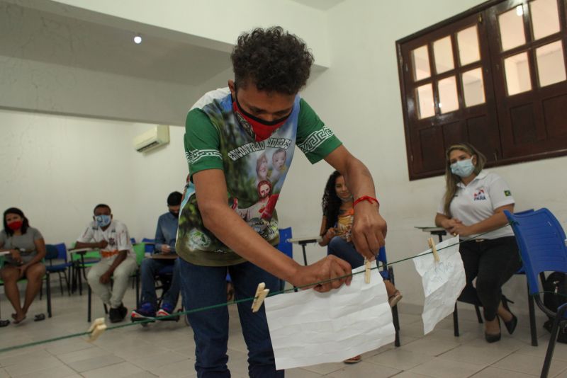 Sejudh finaliza ação para a juventude alusiva ao Janeiro Branco em Breves, no Marajó
<div class='credito_fotos'>Foto: Wagner Almeida/ Ascom Sejudh | <a href='/midias/2021/originais/7194_937a7284-169b-5638-865f-950a80b0c051.jpg' download><i class='fa-solid fa-download'></i> Download</a></div>