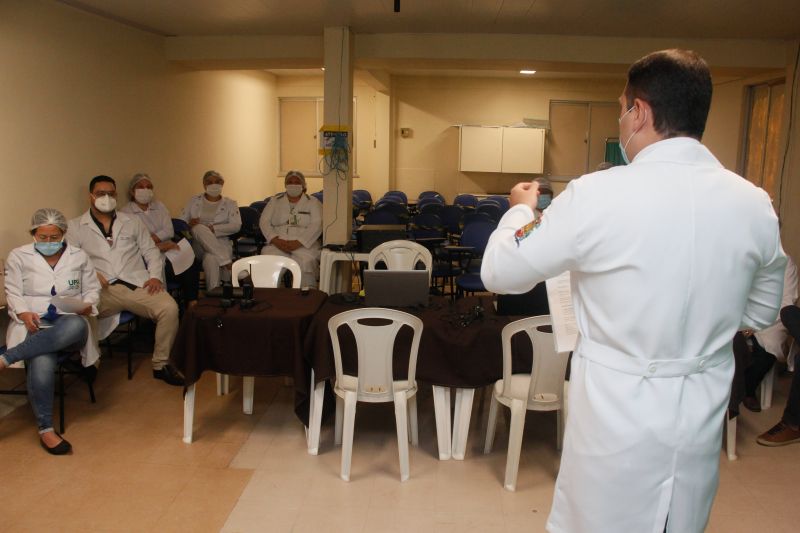 Ophyr Loyola inicia Vacinação <div class='credito_fotos'>Foto: Marcelo Seabra / Ag. Pará | <a href='/midias/2021/originais/7218_2c503cb7-5891-2ae6-1c2d-7bf99cca1b69.jpg' download><i class='fa-solid fa-download'></i> Download</a></div>