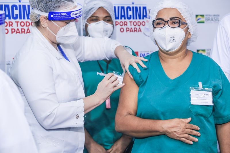 Primeira vacina contra a Covid-19 aplicada no Pará