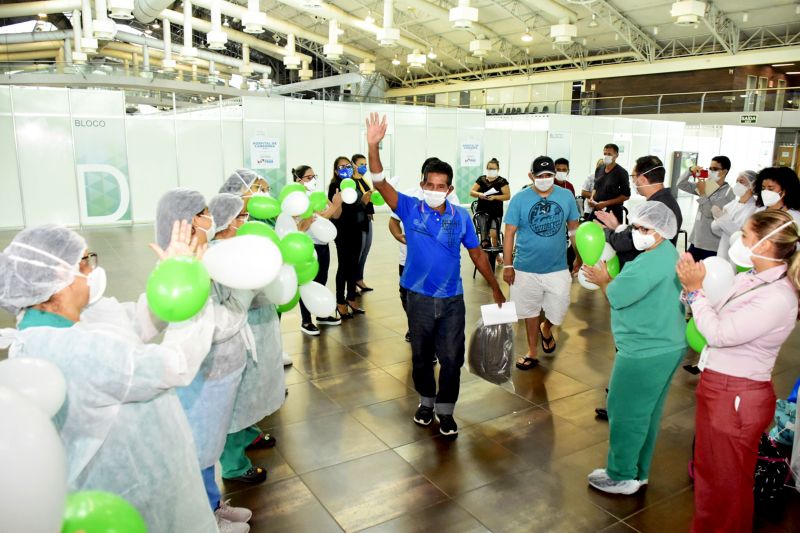 BelÃ©m, ParÃ¡, Brasil. AMAZONENSES RECEBEM ALTA - 28/01/2021 <div class='credito_fotos'>Foto: Ricardo Amanajás / Ag. Pará   |   <a href='/midias/2021/originais/7254_273a8143-a3d2-e0ee-568b-de56a08aef11.jpg' download><i class='fa-solid fa-download'></i> Download</a></div>