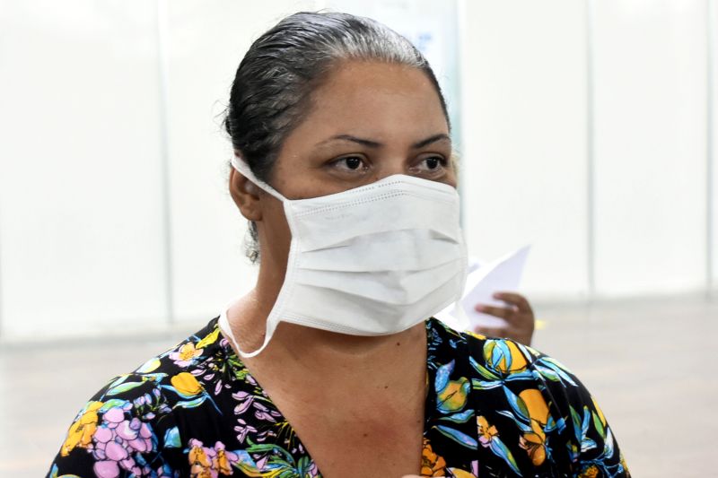 BelÃ©m, ParÃ¡, Brasil. AMAZONENSES RECEBEM ALTA - EDNA DA SILVA COSTA LOBATO - 28/01/2021 <div class='credito_fotos'>Foto: Ricardo Amanajás / Ag. Pará   |   <a href='/midias/2021/originais/7254_47a08ef9-7fa2-e374-9a97-351d646fb82e.jpg' download><i class='fa-solid fa-download'></i> Download</a></div>
