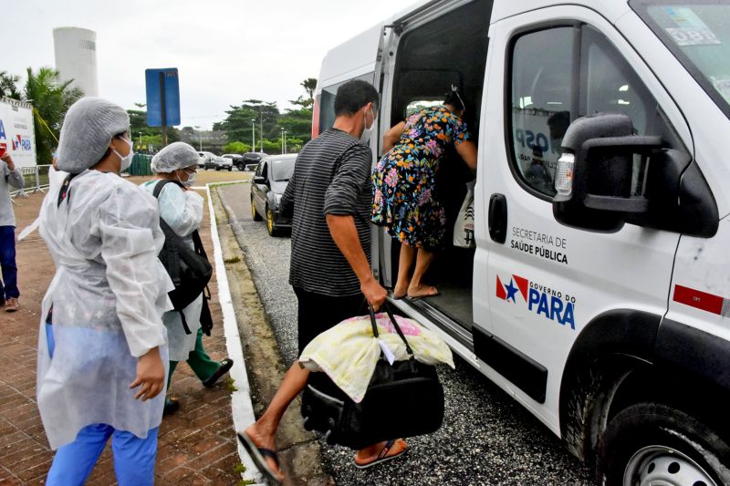 BelÃ©m, ParÃ¡, Brasil. AMAZONENSES RECEBEM ALTA - 28/01/2021 <div class='credito_fotos'>Foto: Ricardo Amanajás / Ag. Pará   |   <a href='/midias/2021/originais/7254_c1924525-aa65-8fb0-1e0a-5aea5e00ed1e.jpg' download><i class='fa-solid fa-download'></i> Download</a></div>
