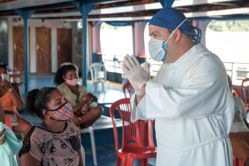 Barco Hospital Papa Francisco Chega ao município de Oriximiná. Frei Joel <div class='credito_fotos'>Foto: Pedro Guerreiro / Ag. Pará   |   <a href='/midias/2021/originais/7277_70f39e4c-e397-0133-aecb-64287fb71642.jpg' download><i class='fa-solid fa-download'></i> Download</a></div>