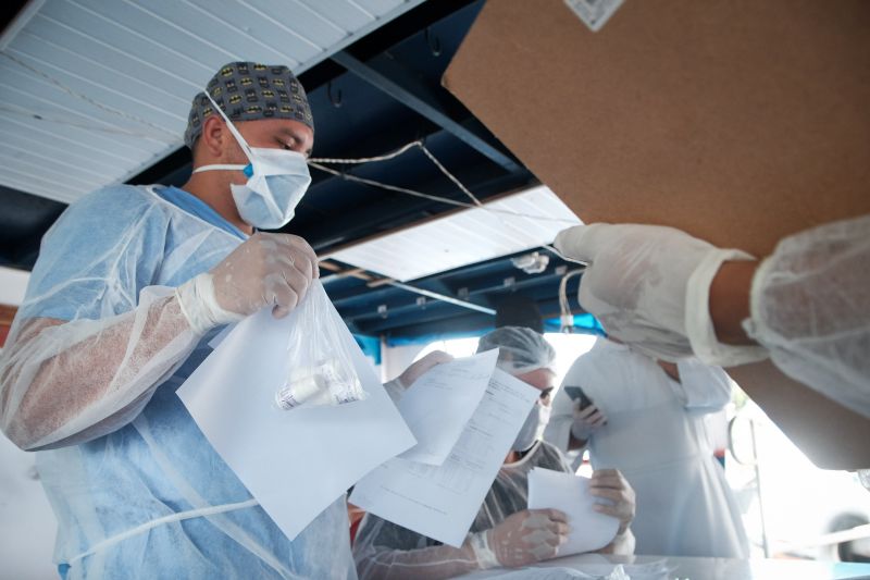 Barco Hospital Papa Francisco Chega ao município de Oriximiná. <div class='credito_fotos'>Foto: Pedro Guerreiro / Ag. Pará   |   <a href='/midias/2021/originais/7277_cdebb9fe-c19a-75f8-7837-1373b93c60a9.jpg' download><i class='fa-solid fa-download'></i> Download</a></div>