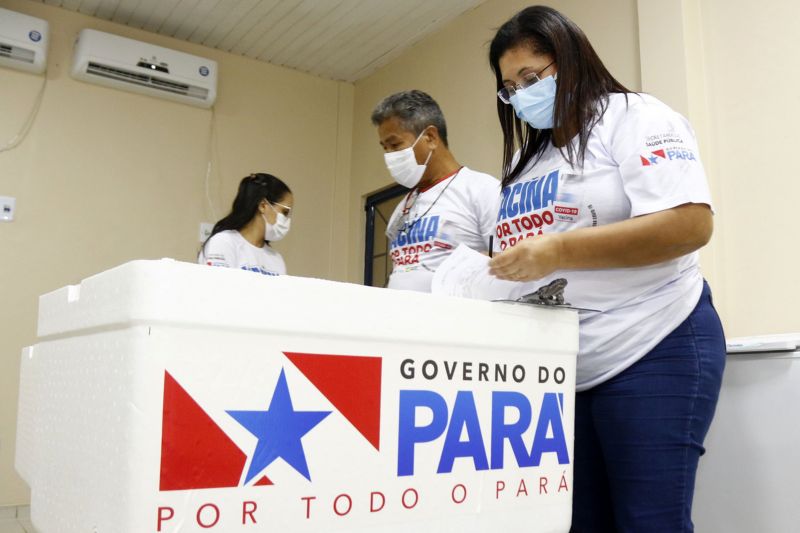 BelÃ©m, ParÃ¡, Brasil.  VACINA SAINDO PARA O INTERIOR - 08/02/2021 <div class='credito_fotos'>Foto: Ricardo Amanajás / Ag. Pará   |   <a href='/midias/2021/originais/7296_47495b5b-e177-ab7e-e310-afa7c88a16db.jpg' download><i class='fa-solid fa-download'></i> Download</a></div>