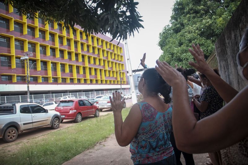 Itaituba, Pará, Brasil. Hospital Regional de Itaituba, Oeste paraense, atende e investe no atendimento com excelência técnica e humanizada para recuperação de pacientes com Covid-19. <div class='credito_fotos'>Foto: Pedro Guerreiro / Ag. Pará   |   <a href='/midias/2021/originais/7297_df421f54-795e-dd96-8aed-ca0bc3066181.jpg' download><i class='fa-solid fa-download'></i> Download</a></div>