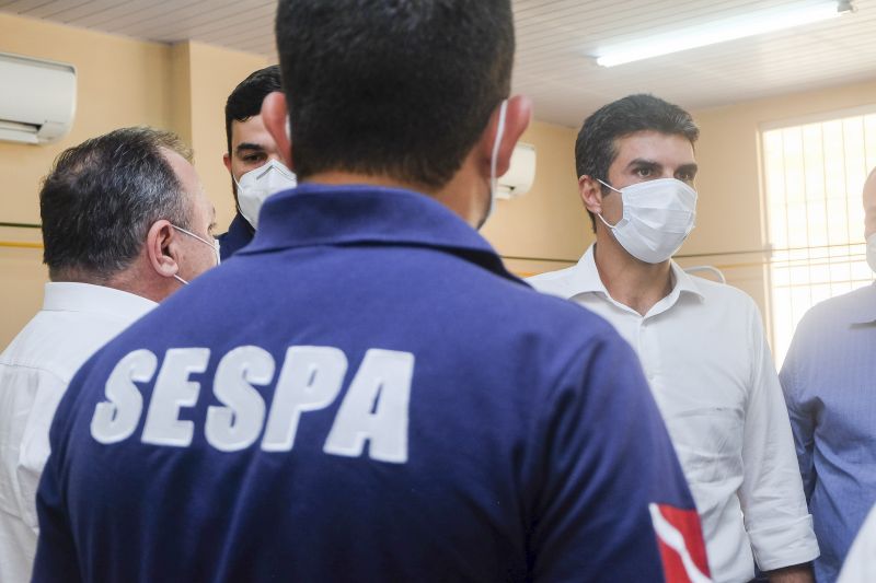 Governador e Ministro da Saúde visitam hospital de campanha e hospital regional em Santarém <div class='credito_fotos'>Foto: Pedro Guerreiro / Ag. Pará   |   <a href='/midias/2021/originais/7330_39c1f410-9907-530a-cce0-e631ba2cf86b.jpg' download><i class='fa-solid fa-download'></i> Download</a></div>