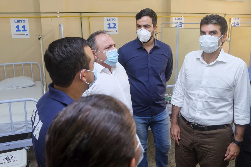 Governador e Ministro da Saúde visitam hospital de campanha e hospital regional em Santarém <div class='credito_fotos'>Foto: Pedro Guerreiro / Ag. Pará   |   <a href='/midias/2021/originais/7330_3e6baea0-0e49-147f-8e00-8c9155bbf94c.jpg' download><i class='fa-solid fa-download'></i> Download</a></div>