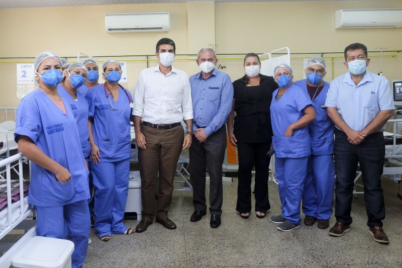 Governador e Ministro da Saúde visitam hospital de campanha e hospital regional em Santarém <div class='credito_fotos'>Foto: Pedro Guerreiro / Ag. Pará   |   <a href='/midias/2021/originais/7330_64a18041-7b5c-616a-b643-71a01dcd5755.jpg' download><i class='fa-solid fa-download'></i> Download</a></div>
