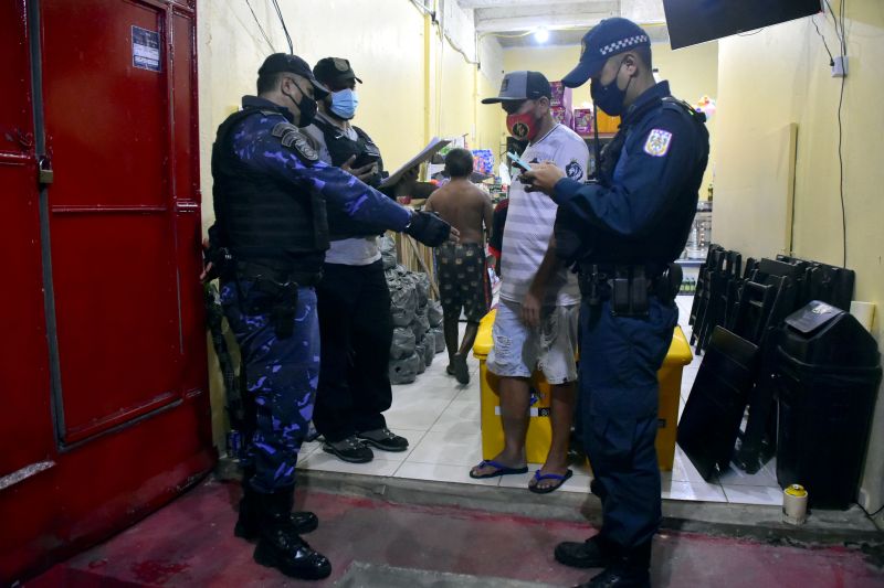 BelÃ©m, ParÃ¡, Brasil. FISCALIZAÃ‡ÃƒO DO DECRETO - 10/03/2021 <div class='credito_fotos'>Foto: Ricardo Amanajás / Ag. Pará   |   <a href='/midias/2021/originais/7411_dbceaeaf-a286-9d1f-8ff6-9b56a9d14bfc.jpg' download><i class='fa-solid fa-download'></i> Download</a></div>