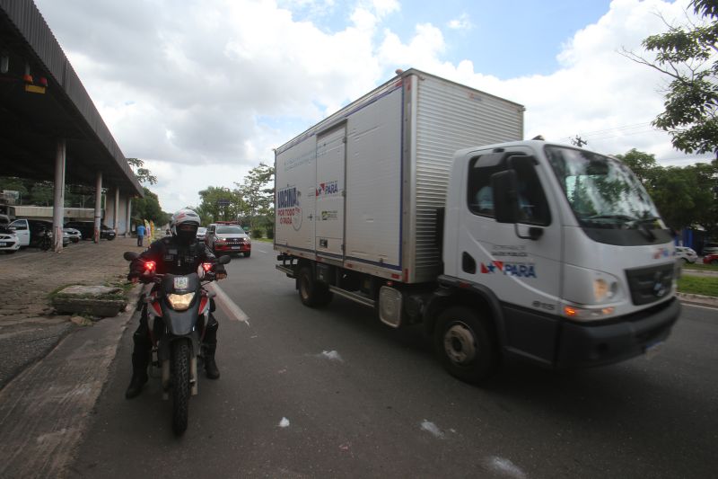 Chegada da Vacina


FOTO: ALEX RIBEIRO/AGPARA <div class='credito_fotos'>Foto: Alex Ribeiro / Ag. Pará   |   <a href='/midias/2021/originais/7540_0c77ed0b-64a9-2cda-f09f-9d992163e14f.jpg' download><i class='fa-solid fa-download'></i> Download</a></div>