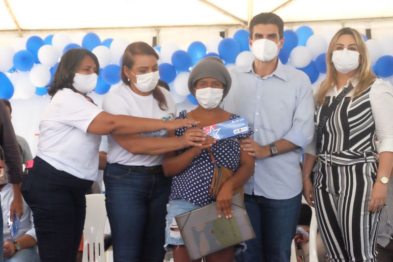 97 famÃ­lias da cidade de Rio Maria, no Sul do ParÃ¡, foram contempladas nesta quinta-feira (13) pelo Programa Estadual Sua Casa, que concede auxÃ­lio de atÃ© R$ 21 mil para construÃ§Ã£o, reconstruÃ§Ã£o, reforma e ampliaÃ§Ã£o de casas. O benefÃ­cio foi entregue pelo governador Helder Barbalho na data que marca o aniversÃ¡rio de 39 anos de emancipaÃ§Ã£o polÃ­tica da cidade.Â  <div class='credito_fotos'>Foto: Pedro Guerreiro / Ag. Pará   |   <a href='/midias/2021/originais/8624_1ccbebdc-0229-8d4a-23e7-21736cffe4fb.jpg' download><i class='fa-solid fa-download'></i> Download</a></div>