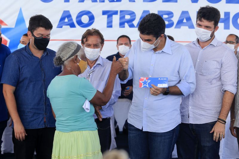 Com objetivo de reduzir o dÃ©ficit habitacional na regiÃ£o, o Governo do ParÃ¡ contemplou 42 famÃ­lias da cidade de Xinguara, sudeste paraense, com o Sua Casa. O programa estadual concede auxÃ­lio de atÃ© R$ 21 mil para construÃ§Ã£o, reconstruÃ§Ã£o, reforma e ampliaÃ§Ã£o de residÃªncias. O benefÃ­cio foi entregue nesta quinta-feira (13), no dia do aniversÃ¡rio de 39 anos da cidade, pelo governador Helder Barbalho, durante agenda no municÃ­pio. <div class='credito_fotos'>Foto: Jader Paes / Agência Pará   |   <a href='/midias/2021/originais/8625_b6b49b46-78db-de87-aef2-17e07a61be8e.jpg' download><i class='fa-solid fa-download'></i> Download</a></div>