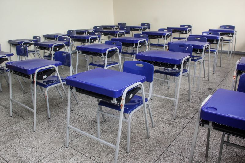 Com as obras de reconstruÃ§Ã£o, o espaÃ§o ficou mais adequado para o processo de ensino e aprendizagem dos alunos da Escola Leopoldina Guerreiro <div class='credito_fotos'>Foto: Marcelo Seabra / Ag. Pará   |   <a href='/midias/2021/originais/8637_8adcffc2-8103-48fd-7275-ca1e682706bd.jpg' download><i class='fa-solid fa-download'></i> Download</a></div>