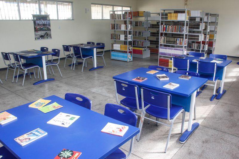 Com as obras de reconstruÃ§Ã£o, o espaÃ§o ficou mais adequado para o processo de ensino e aprendizagem dos alunos da Escola Leopoldina Guerreiro <div class='credito_fotos'>Foto: Marcelo Seabra / Ag. Pará   |   <a href='/midias/2021/originais/8637_b4e04091-ef44-8a45-94d0-9f793516fa08.jpg' download><i class='fa-solid fa-download'></i> Download</a></div>