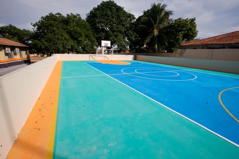 Cumprindo agenda na regiÃ£o oeste do ParÃ¡, em comemoraÃ§Ã£o aos 360 anos de fundaÃ§Ã£o da cidade de SantarÃ©m, o governador do Estado, Helder Barbalho, ao lado da secretÃ¡ria de EducaÃ§Ã£o, Elieth de FÃ¡tima Braga, entregou, nesta terÃ§a-feira (22), a Escola Estadual de de Ensino Fundamental e MÃ©dio AntÃ´nio Batista Belo de Carvalho reconstruÃ­da e ampliada, garantindo mais conforto e comodidade aos alunos santarenos. <div class='credito_fotos'>Foto: Marco Santos / Ag. Pará   |   <a href='/midias/2021/originais/8741_ba537391-9725-5da1-c1af-96cfb6b0878b.jpg' download><i class='fa-solid fa-download'></i> Download</a></div>