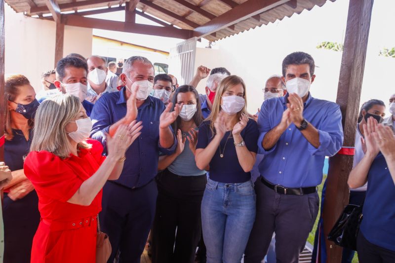 Cumprindo agenda na regiÃ£o oeste do ParÃ¡, em comemoraÃ§Ã£o aos 360 anos de fundaÃ§Ã£o da cidade de SantarÃ©m, o governador do Estado, Helder Barbalho, ao lado da secretÃ¡ria de EducaÃ§Ã£o, Elieth de FÃ¡tima Braga, entregou, nesta terÃ§a-feira (22), a Escola Estadual de de Ensino Fundamental e MÃ©dio AntÃ´nio Batista Belo de Carvalho reconstruÃ­da e ampliada, garantindo mais conforto e comodidade aos alunos santarenos. <div class='credito_fotos'>Foto: Marco Santos / Ag. Pará   |   <a href='/midias/2021/originais/8741_bbc45a8e-876a-1660-8e87-3308d255825e.jpg' download><i class='fa-solid fa-download'></i> Download</a></div>