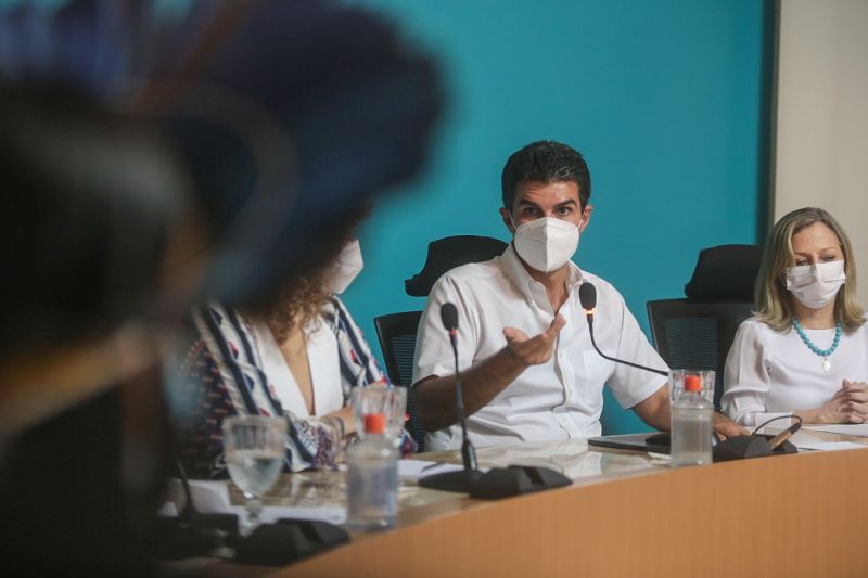 Nesta quarta-feira (23), o Governo do Estado criou um grupo de trabalho que serÃ¡ responsÃ¡vel pela execuÃ§Ã£o das pautas indÃ­genas no ParÃ¡. A decisÃ£o do Governador Helder Barbalho foi depois de um encontro com lideranÃ§as indÃ­genas de diversas etnias, que trouxeram Ã  gestÃ£o estadual 11 reivindicaÃ§Ãµes, que foram apresentadas durante a 2Âª ReuniÃ£o OrdinÃ¡ria do Conselho de PolÃ­tica Indigenista do Estado do ParÃ¡ (Consepi), realizada na semana passada em SantarÃ©m, oeste paraense. <div class='credito_fotos'>Foto: Bruno Cecim / Ag.Pará   |   <a href='/midias/2021/originais/8747_f9af1ffa-7df0-b680-5afc-2a1d30a3ee4e.jpg' download><i class='fa-solid fa-download'></i> Download</a></div>