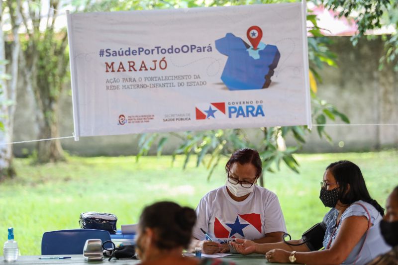 A equipe do projeto 'Saúde Por Todo o Pará', do Governo do Estado, chegou ao 13°destino: Anajás, município localizado no coração do arquipélago. A ação ocorreu na Escola Municipal de Ensino Fundamental Vasconcelos de Barros. Já são mais de 13 mil atendimentos realizados nos municípios onde a ação já ocorreu. O objetivo do projeto é promover o ‘Pacto pela Redução da Mortalidade Materna' nos municípios do arquipélago do Marajó.
foto: rodrigo pinheiro / agpara <div class='credito_fotos'>Foto: Rodrigo Pinheiro / Ag.Pará | <a href='/midias/2021/originais/8910_17b0ffd1-3cd1-9eeb-bca5-ed14b608c9a5.jpg' download><i class='fa-solid fa-download'></i> Download</a></div>