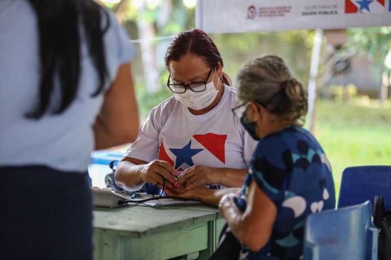 A equipe do projeto 'Saúde Por Todo o Pará', do Governo do Estado, chegou ao 13°destino: Anajás, município localizado no coração do arquipélago. A ação ocorreu na Escola Municipal de Ensino Fundamental Vasconcelos de Barros. Já são mais de 13 mil atendimentos realizados nos municípios onde a ação já ocorreu. O objetivo do projeto é promover o ‘Pacto pela Redução da Mortalidade Materna' nos municípios do arquipélago do Marajó.
foto: rodrigo pinheiro / agpara <div class='credito_fotos'>Foto: Rodrigo Pinheiro / Ag.Pará | <a href='/midias/2021/originais/8910_37567109-80a3-f4b6-0d7c-98220663379b.jpg' download><i class='fa-solid fa-download'></i> Download</a></div>
