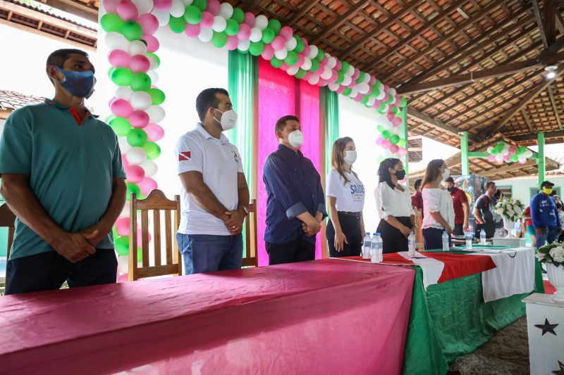 A equipe do projeto 'Saúde Por Todo o Pará', do Governo do Estado, chegou ao 13°destino: Anajás, município localizado no coração do arquipélago. A ação ocorreu na Escola Municipal de Ensino Fundamental Vasconcelos de Barros. Já são mais de 13 mil atendimentos realizados nos municípios onde a ação já ocorreu. O objetivo do projeto é promover o ‘Pacto pela Redução da Mortalidade Materna' nos municípios do arquipélago do Marajó.
foto: rodrigo pinheiro / agpara <div class='credito_fotos'>Foto: Rodrigo Pinheiro / Ag.Pará | <a href='/midias/2021/originais/8910_3e958723-047b-adc1-9b5d-a5ff9bebb671.jpg' download><i class='fa-solid fa-download'></i> Download</a></div>