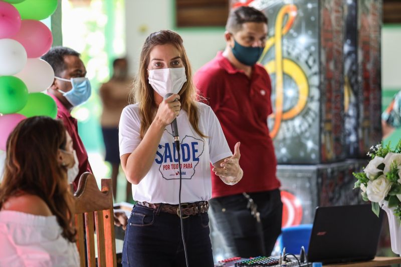 A equipe do projeto 'Saúde Por Todo o Pará', do Governo do Estado, chegou ao 13°destino: Anajás, município localizado no coração do arquipélago. A ação ocorreu na Escola Municipal de Ensino Fundamental Vasconcelos de Barros. Já são mais de 13 mil atendimentos realizados nos municípios onde a ação já ocorreu. O objetivo do projeto é promover o ‘Pacto pela Redução da Mortalidade Materna' nos municípios do arquipélago do Marajó.
foto: rodrigo pinheiro / agpara <div class='credito_fotos'>Foto: Rodrigo Pinheiro / Ag.Pará | <a href='/midias/2021/originais/8910_46385a05-e9d5-0bc1-f2e2-6c919f77d22f.jpg' download><i class='fa-solid fa-download'></i> Download</a></div>