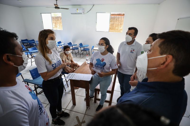 A equipe do projeto 'Saúde Por Todo o Pará', do Governo do Estado, chegou ao 13°destino: Anajás, município localizado no coração do arquipélago. A ação ocorreu na Escola Municipal de Ensino Fundamental Vasconcelos de Barros. Já são mais de 13 mil atendimentos realizados nos municípios onde a ação já ocorreu. O objetivo do projeto é promover o ‘Pacto pela Redução da Mortalidade Materna' nos municípios do arquipélago do Marajó.
foto: rodrigo pinheiro / agpara <div class='credito_fotos'>Foto: Rodrigo Pinheiro / Ag.Pará | <a href='/midias/2021/originais/8910_49ec359a-1011-8796-ed85-791c2c8b57cb.jpg' download><i class='fa-solid fa-download'></i> Download</a></div>