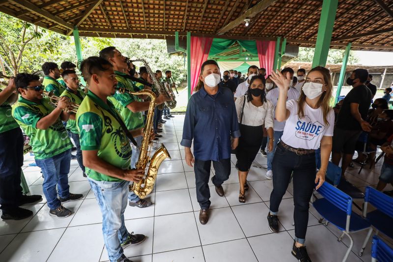 A equipe do projeto 'Saúde Por Todo o Pará', do Governo do Estado, chegou ao 13°destino: Anajás, município localizado no coração do arquipélago. A ação ocorreu na Escola Municipal de Ensino Fundamental Vasconcelos de Barros. Já são mais de 13 mil atendimentos realizados nos municípios onde a ação já ocorreu. O objetivo do projeto é promover o ‘Pacto pela Redução da Mortalidade Materna' nos municípios do arquipélago do Marajó.
foto: rodrigo pinheiro / agpara <div class='credito_fotos'>Foto: Rodrigo Pinheiro / Ag.Pará | <a href='/midias/2021/originais/8910_54e1a5e6-aaf3-5216-a03a-07243ca0c143.jpg' download><i class='fa-solid fa-download'></i> Download</a></div>