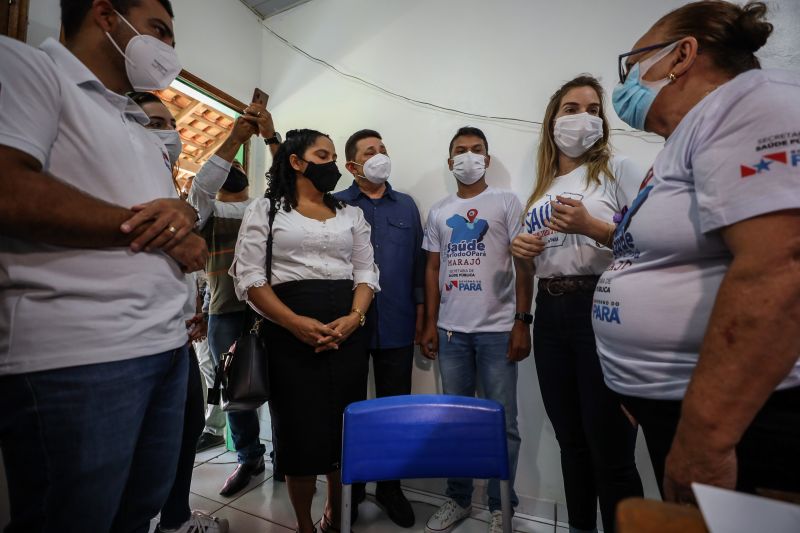 A equipe do projeto 'Saúde Por Todo o Pará', do Governo do Estado, chegou ao 13°destino: Anajás, município localizado no coração do arquipélago. A ação ocorreu na Escola Municipal de Ensino Fundamental Vasconcelos de Barros. Já são mais de 13 mil atendimentos realizados nos municípios onde a ação já ocorreu. O objetivo do projeto é promover o ‘Pacto pela Redução da Mortalidade Materna' nos municípios do arquipélago do Marajó.
foto: rodrigo pinheiro / agpara <div class='credito_fotos'>Foto: Rodrigo Pinheiro / Ag.Pará | <a href='/midias/2021/originais/8910_71f73fef-9509-ccf4-baab-0fa13afe84b5.jpg' download><i class='fa-solid fa-download'></i> Download</a></div>