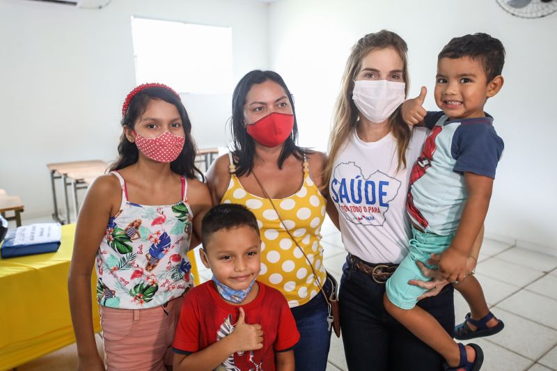A equipe do projeto 'Saúde Por Todo o Pará', do Governo do Estado, chegou ao 13°destino: Anajás, município localizado no coração do arquipélago. A ação ocorreu na Escola Municipal de Ensino Fundamental Vasconcelos de Barros. Já são mais de 13 mil atendimentos realizados nos municípios onde a ação já ocorreu. O objetivo do projeto é promover o ‘Pacto pela Redução da Mortalidade Materna' nos municípios do arquipélago do Marajó.
foto: rodrigo pinheiro / agpara <div class='credito_fotos'>Foto: Rodrigo Pinheiro / Ag.Pará | <a href='/midias/2021/originais/8910_c086d872-22ba-e017-b6fa-94a15d37910d.jpg' download><i class='fa-solid fa-download'></i> Download</a></div>