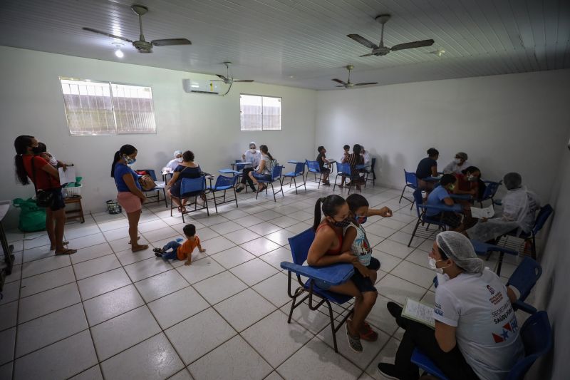 A equipe do projeto 'Saúde Por Todo o Pará', do Governo do Estado, chegou ao 13°destino: Anajás, município localizado no coração do arquipélago. A ação ocorreu na Escola Municipal de Ensino Fundamental Vasconcelos de Barros. Já são mais de 13 mil atendimentos realizados nos municípios onde a ação já ocorreu. O objetivo do projeto é promover o ‘Pacto pela Redução da Mortalidade Materna' nos municípios do arquipélago do Marajó.
foto: rodrigo pinheiro / agpara <div class='credito_fotos'>Foto: Rodrigo Pinheiro / Ag.Pará | <a href='/midias/2021/originais/8910_c6344c4b-a9bb-59c8-142a-fc1db022fac4.jpg' download><i class='fa-solid fa-download'></i> Download</a></div>