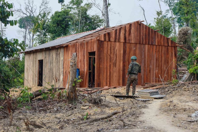 DESMONTE DE GARIMPO EM MORAES DE ALMEIDA DISTRITO DE ITAITUBA PA <div class='credito_fotos'>Foto: Marcelo Seabra / Ag. Pará   |   <a href='/midias/2021/originais/8916_eeaf280f-c1b1-b8ec-c8b3-f00032fdbb34.jpg' download><i class='fa-solid fa-download'></i> Download</a></div>