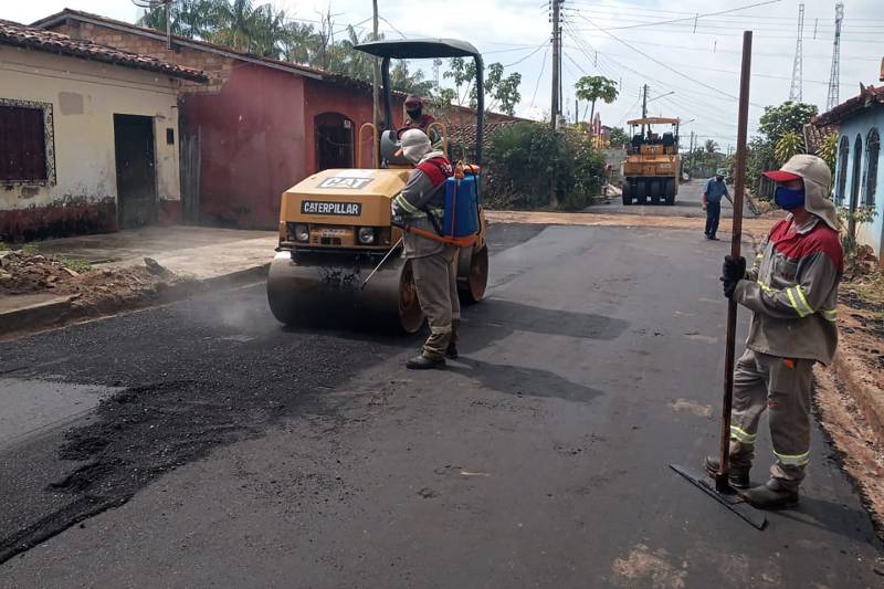 pavimentação são na rua Manoel de Souza Furtado