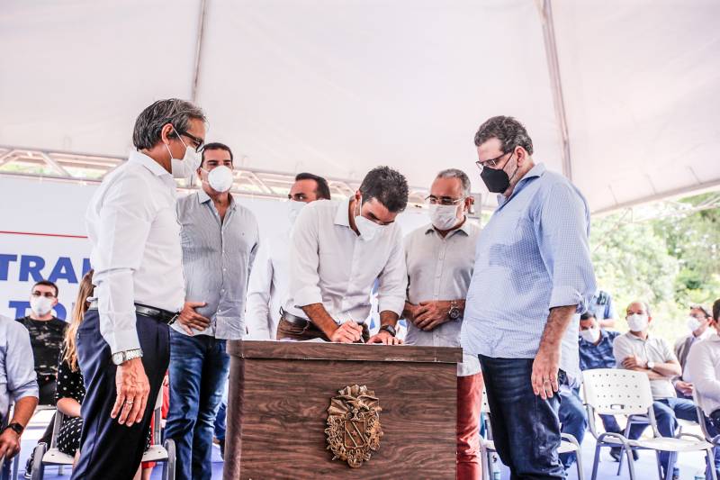  Helder Barbalho assina a ordem de serviço autorizando o início das obras para construção do novo Pronto Socorro de Belém