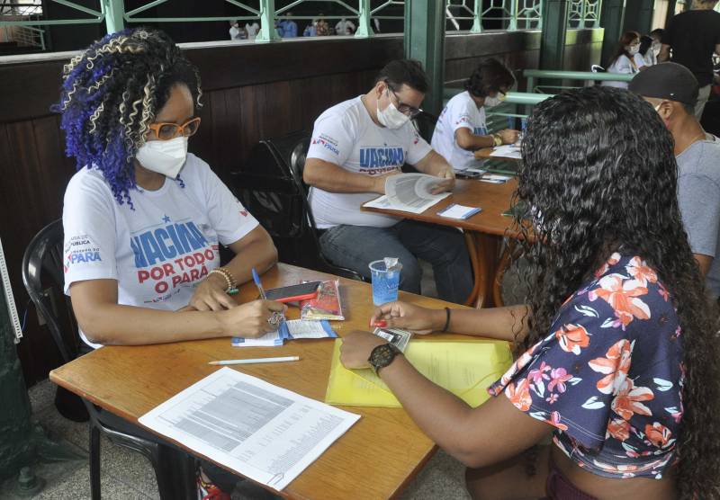 Atendimento na triagem da vacinação